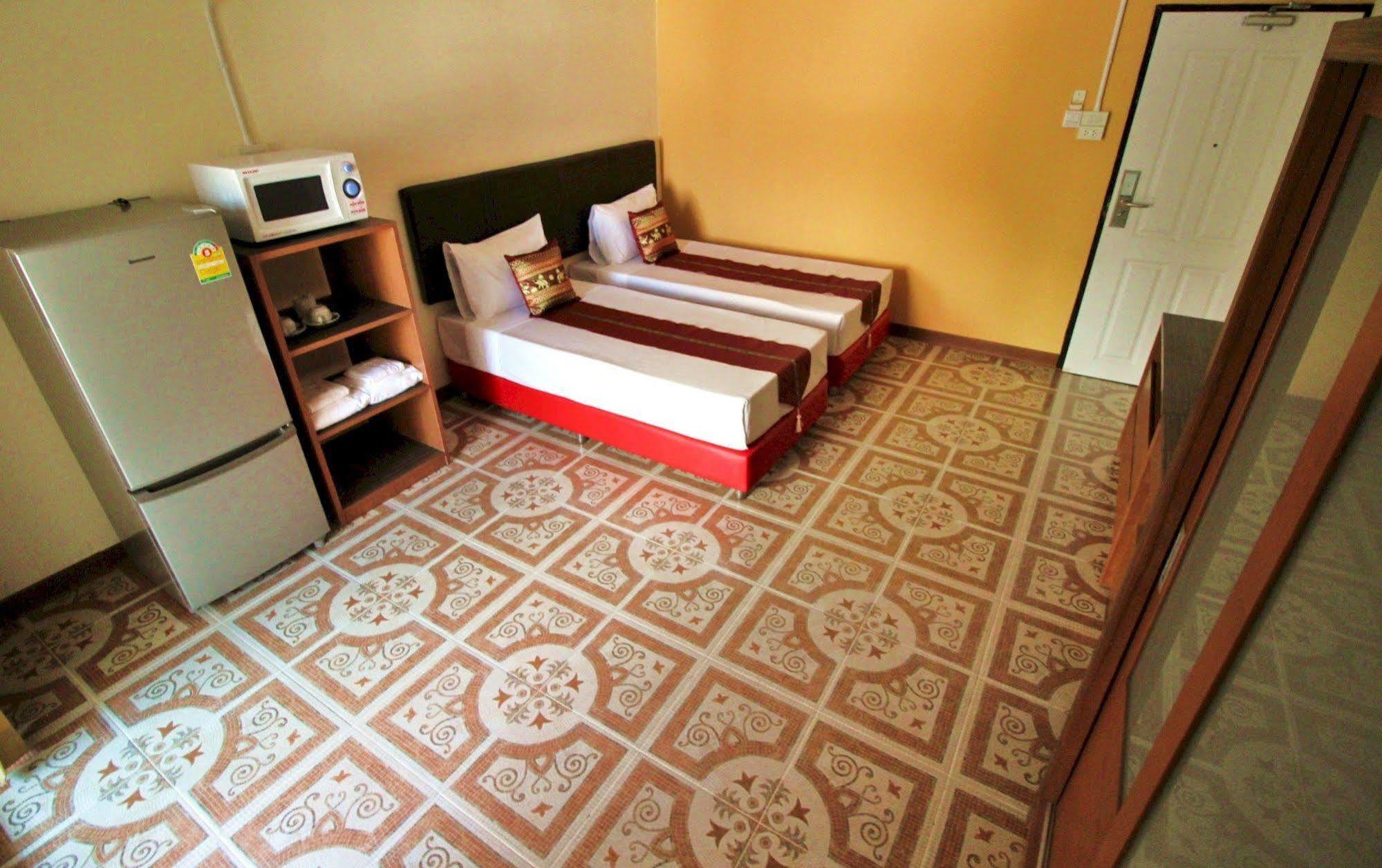 Ac Habitat Bangkok Aparthotel Bagian luar foto